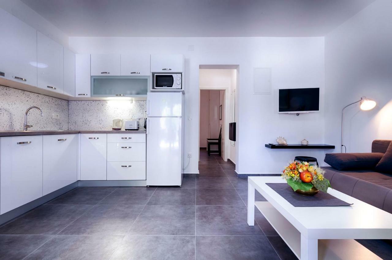 Apartmani Dule Komiža Exterior foto